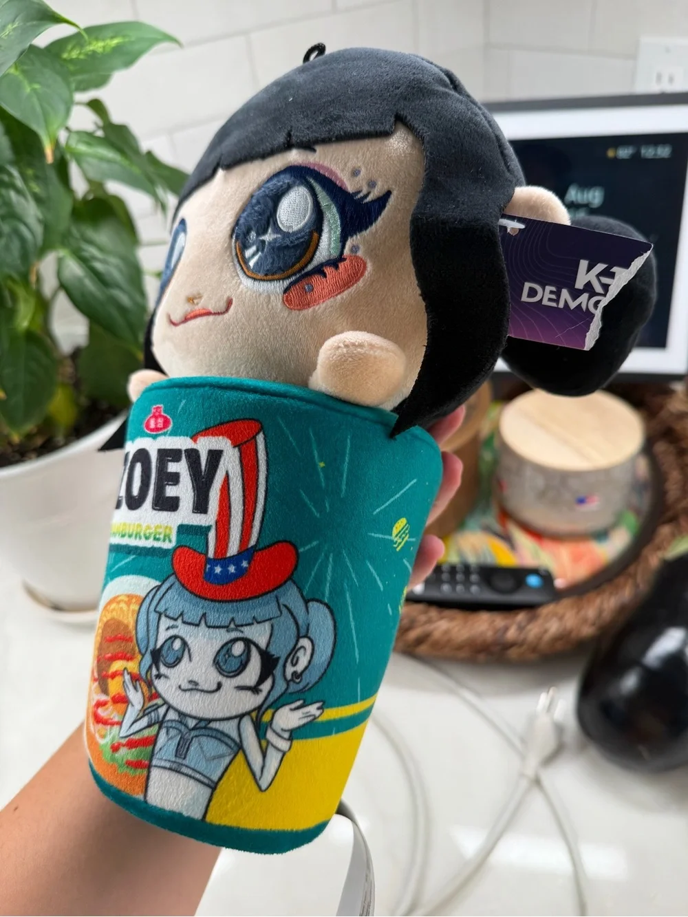 K-POP DEMON HUNTERS “Zoey” Hamburger Ramen 10” Plush — NWT (TAG RIPPED)
